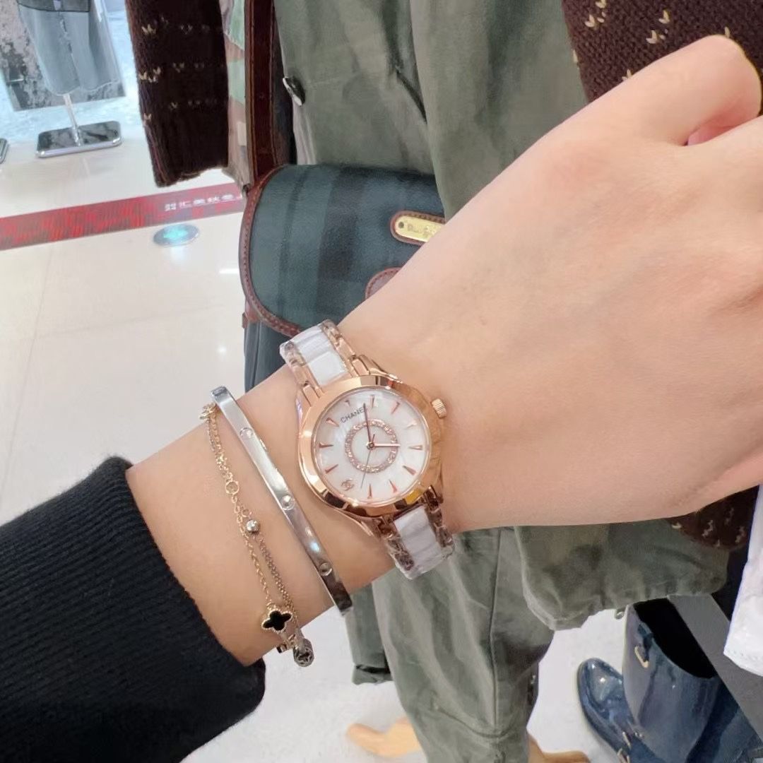 CHANEL シャネル レディース腕時計 30mm|ダイヤモンドケース×セラミックベルト|本日限定特価新品未使用 CHANEL シャネル レディース腕時計 30mm|ダイヤモンドケース×セラミックベルト|本日限定特価新品未使用