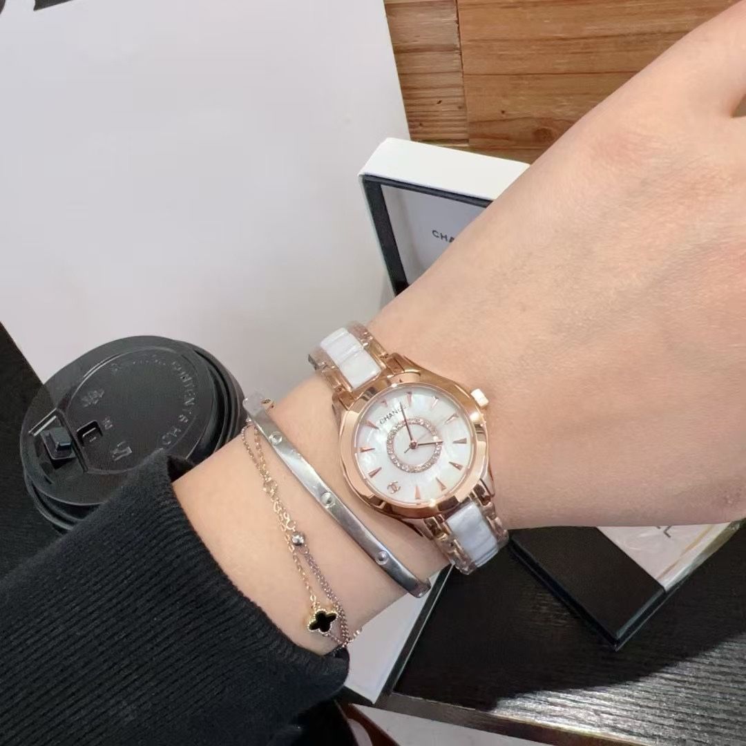 CHANEL シャネル レディース腕時計 30mm|ダイヤモンドケース×セラミックベルト|本日限定特価新品未使用 CHANEL シャネル レディース腕時計 30mm|ダイヤモンドケース×セラミックベルト|本日限定特価新品未使用