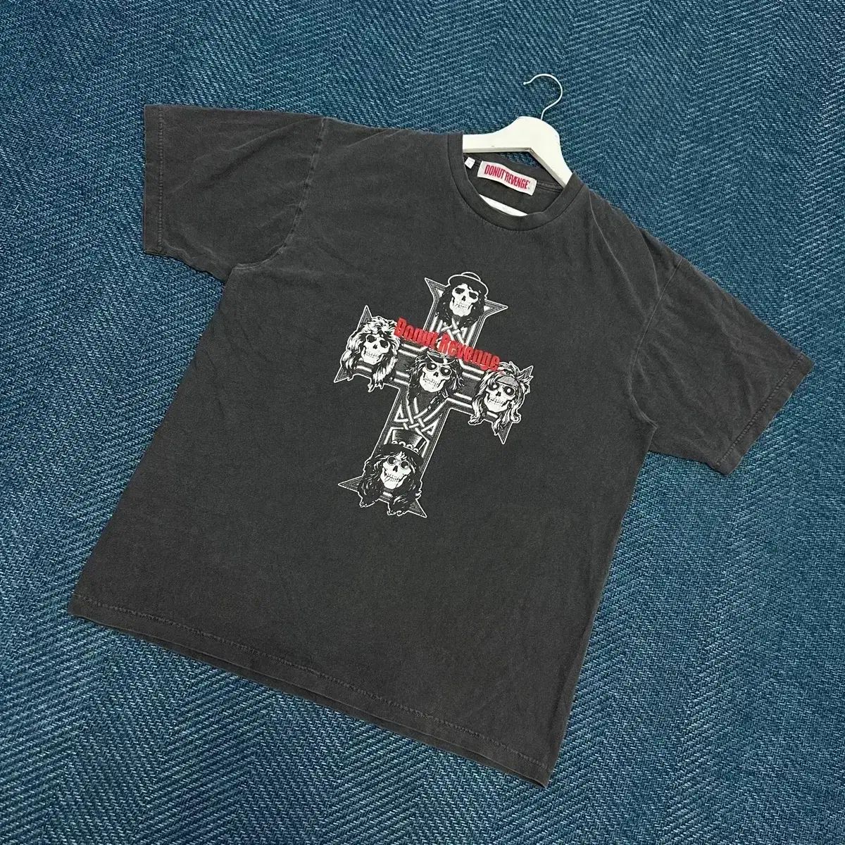 DONUT REVENGE ガンズアンドロージーズ 半袖Tシャツ