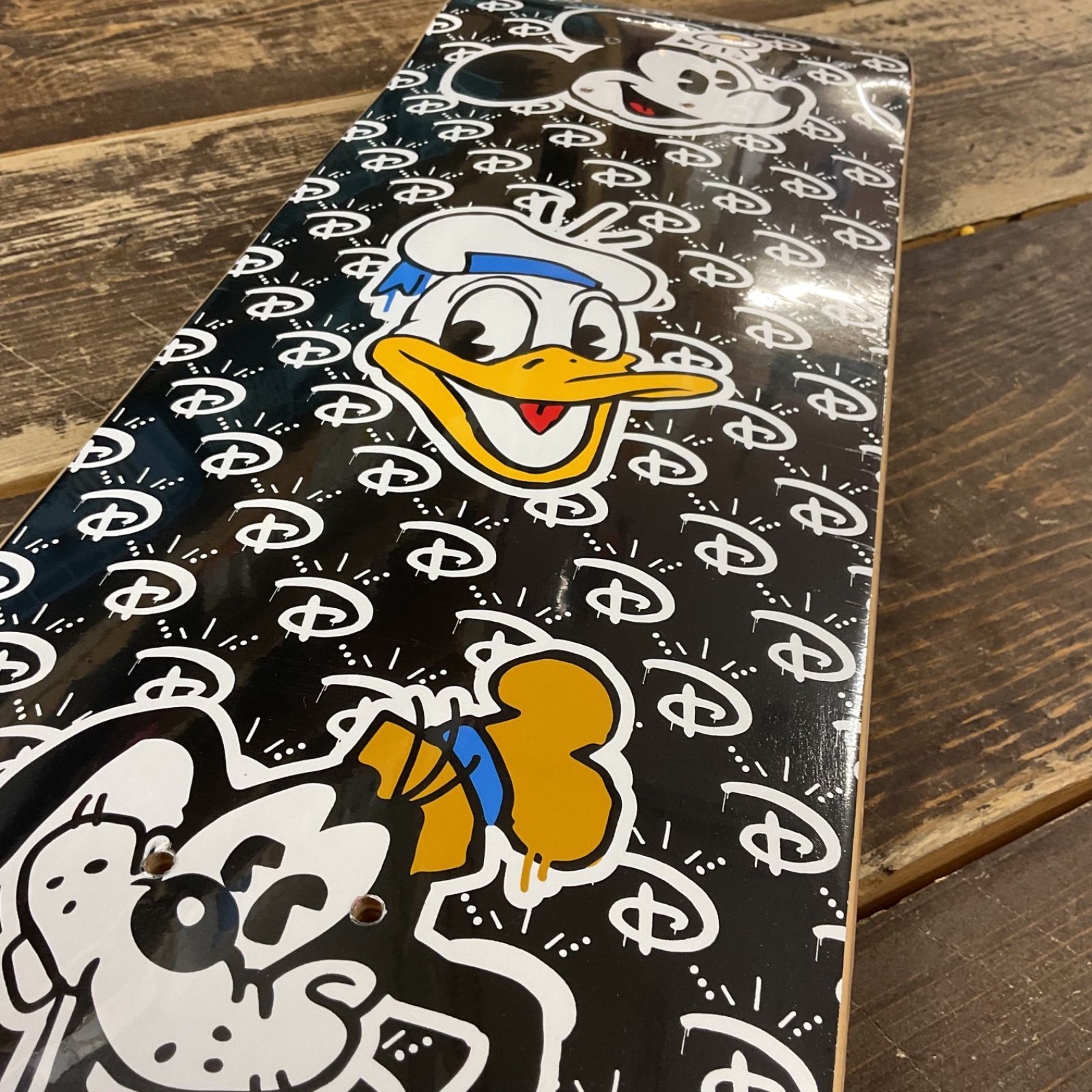【完売品】 ディズニー 100周年 スケートボード スケボー デッキ ② H&M × Disney ディズニー 100周年 スケート ボード スケボー デッキ