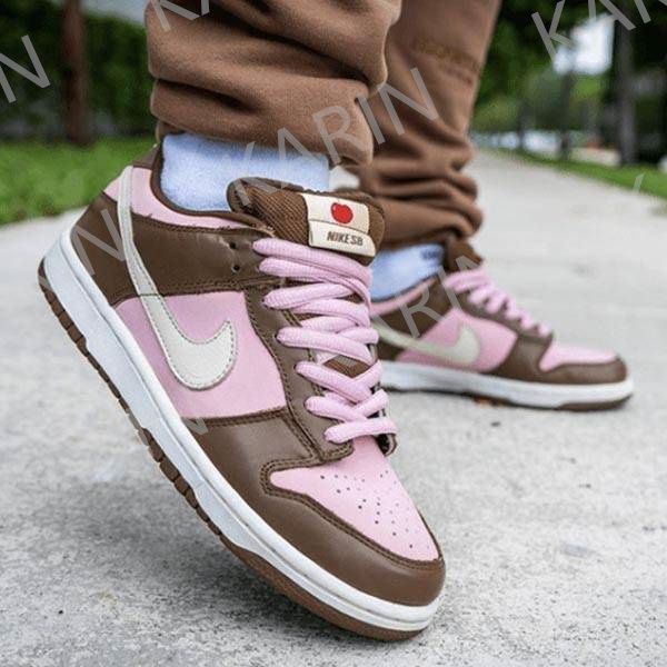 NIKE ナイキエスビー ステューシー ダンク ロー プロ チェリー ローカットスニーカー ピンク/ブラウン