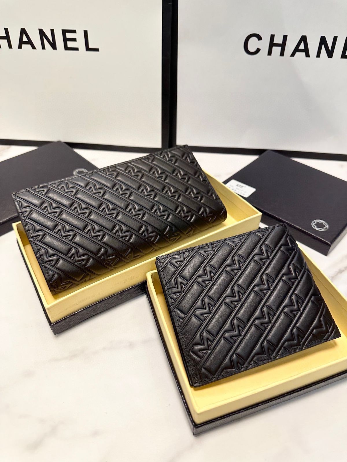 【本日限定特価】モンブラン メンズ レザー バイフォールドウォレット ロング＆ショート 19×10cm/12×10cm 高品質レザー 専用ボックス付き[本日特価|新品未使用品]