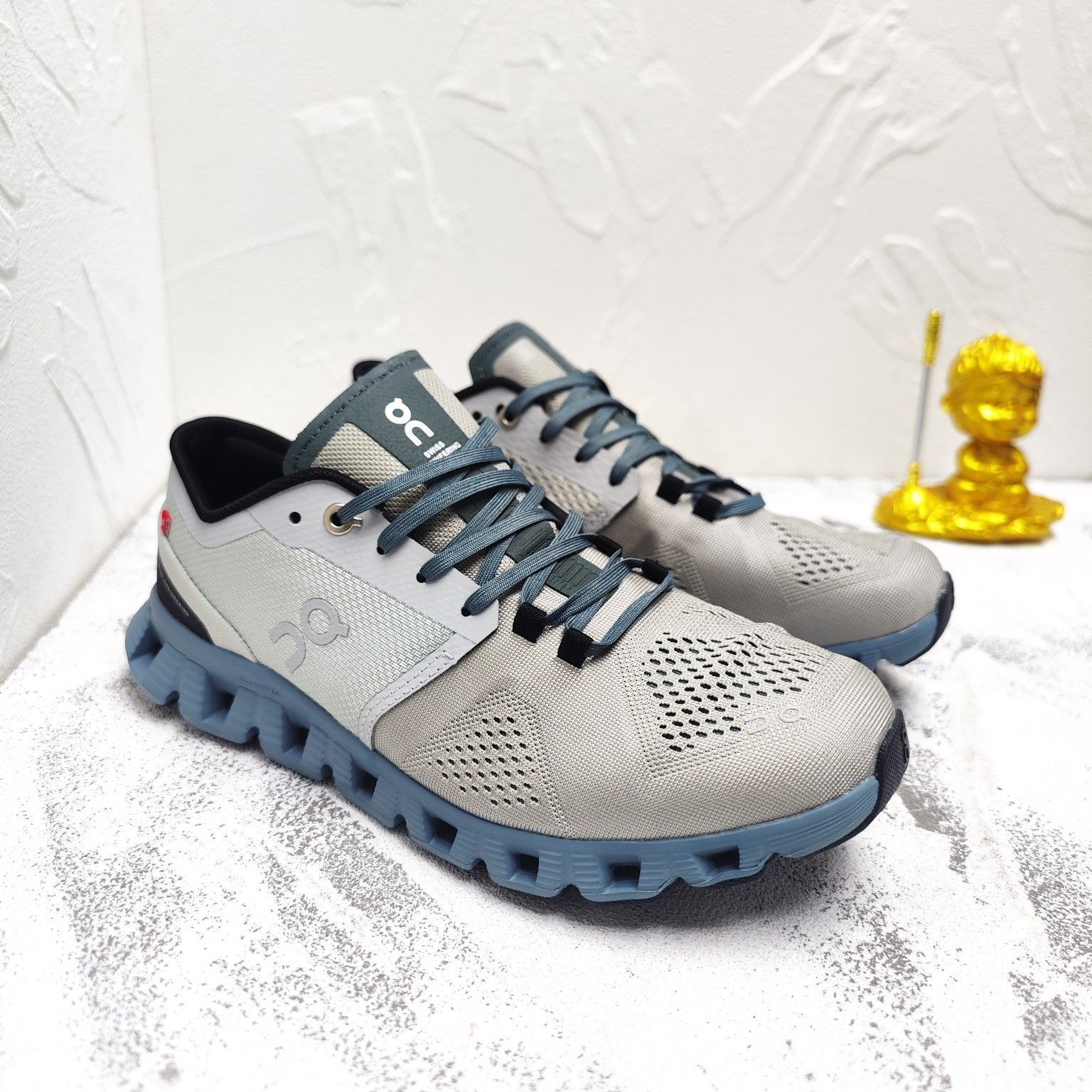 On Cloud X Sneakers オン クラウドX ジョギング スポーツ トレーニング ランニングシューズ メンズ レディース スニーカー タウンユース 新品 未使用 グレー