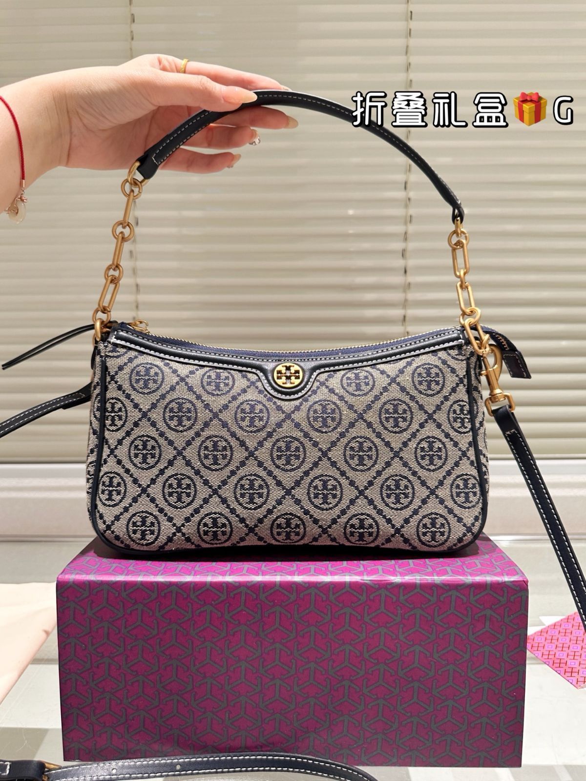 【今日特価】Chic Tory Burch チックトーリーバーチ アンダーアームバッグ / クレセントバッグ-WTO輸入