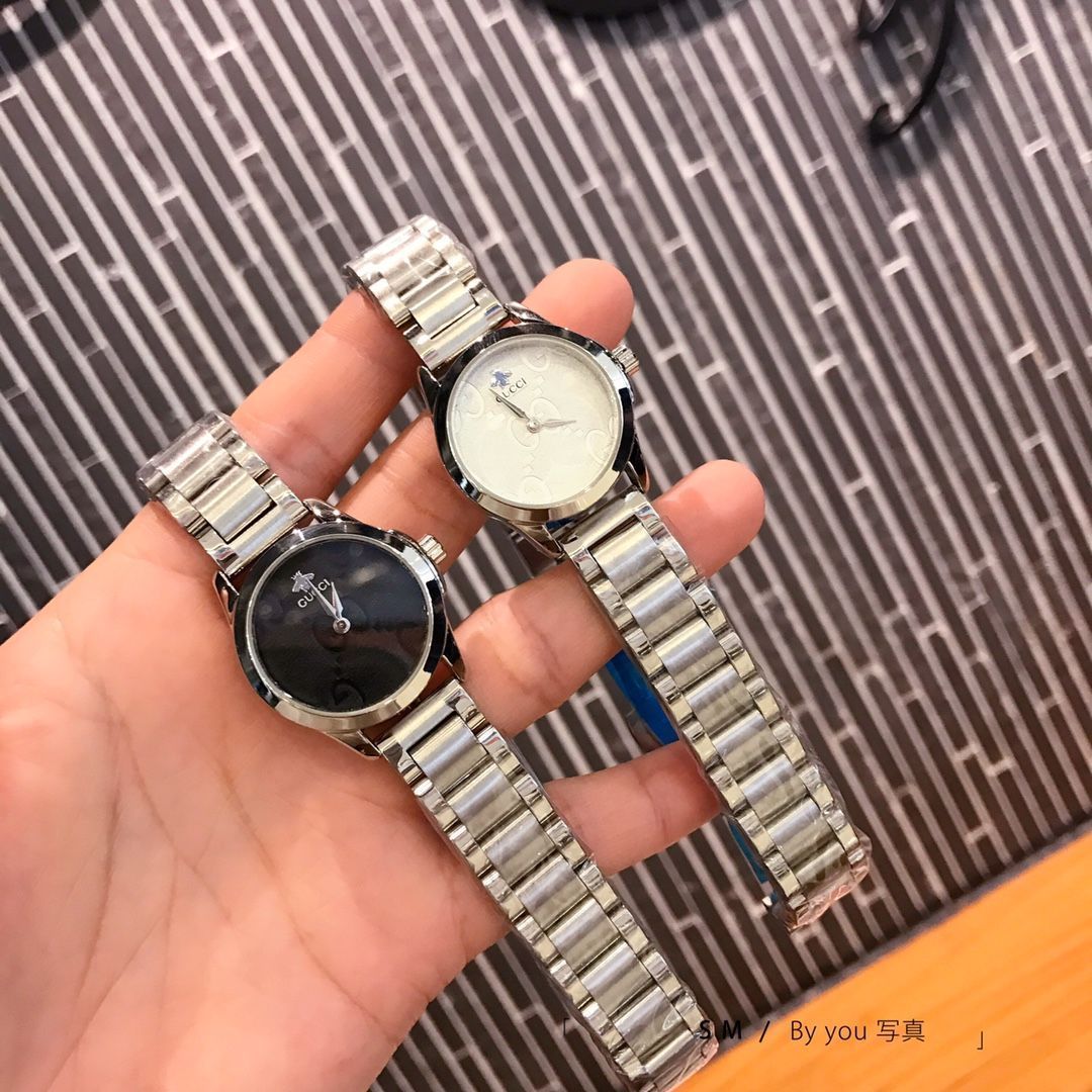 GUCCI グッチ レディース腕時計 28mm｜ホログラムデザイン×スチールベルト｜本日限定特価新品未使用-WTO輸入5