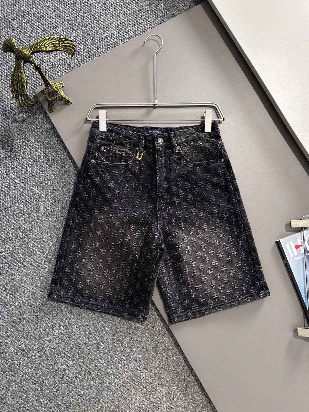 【今日特価】LV 2025SS モノグラム満タッチ刺繍デニムショートパンツ