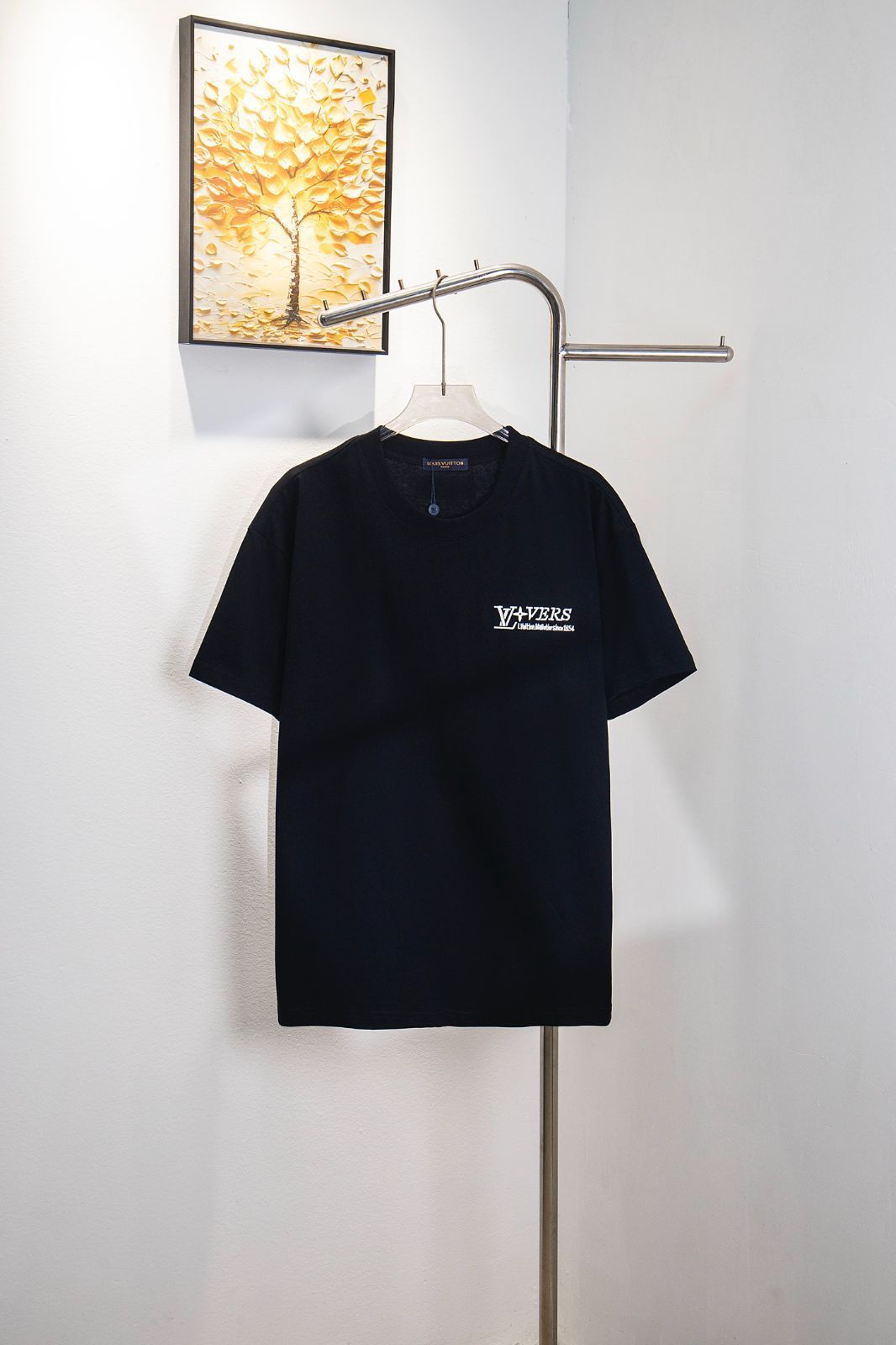 【今日特価】LOUIS VUITTON 2025SS 刺繍アルファベット T シャツ