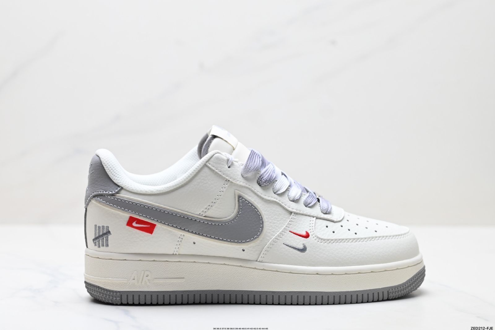 NIKE AIR FORCE 1‘07 LV8（ナイキ エア フォース 1‘07 LV8）　本来の型枠と型紙を用いて純正なローカットエアフォースのスタイルを完成させる-MM輸入1