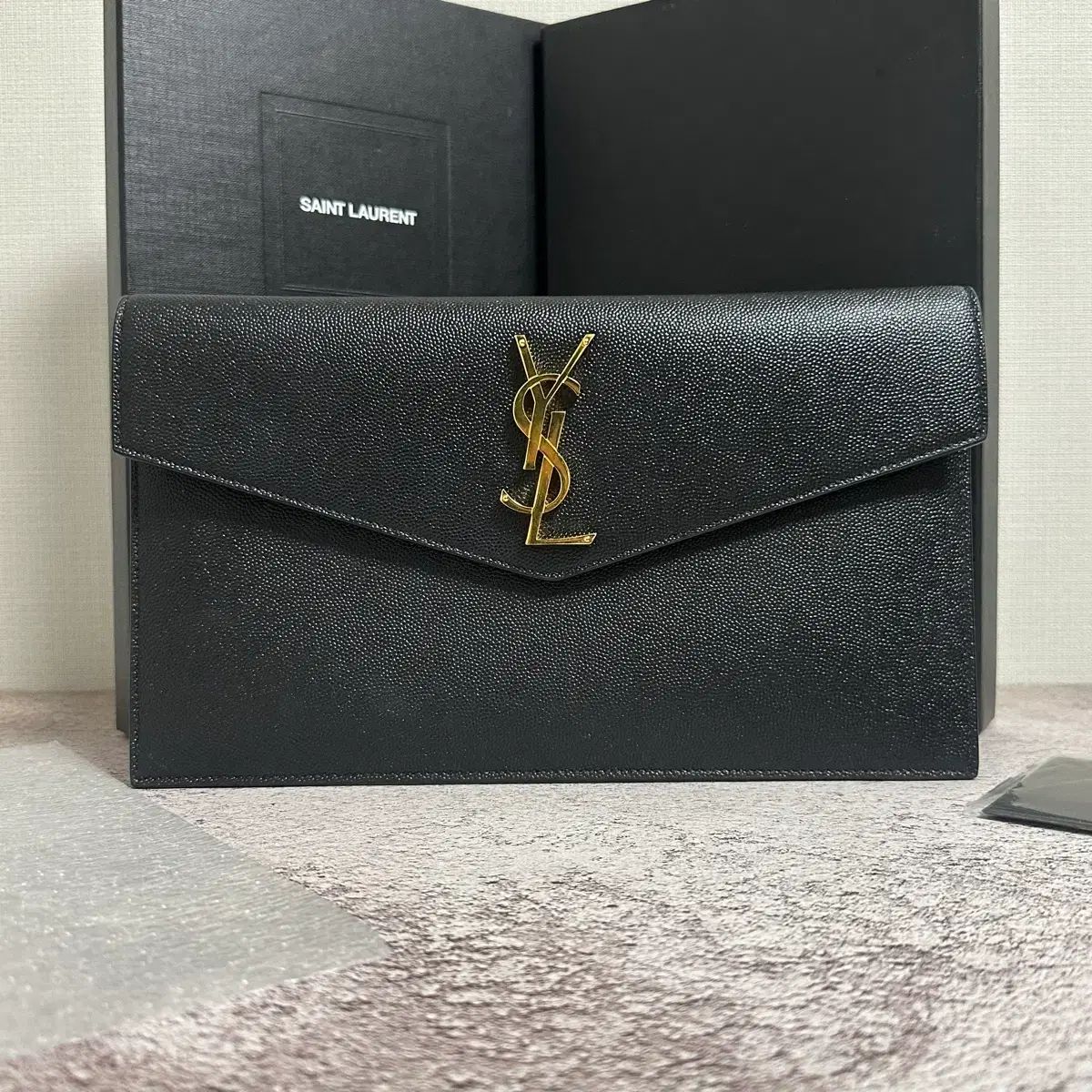 フルセット YVES SAINT LAURENT イヴ・サンローラン アップタウン クラッチバッグ ブラック 45,579円