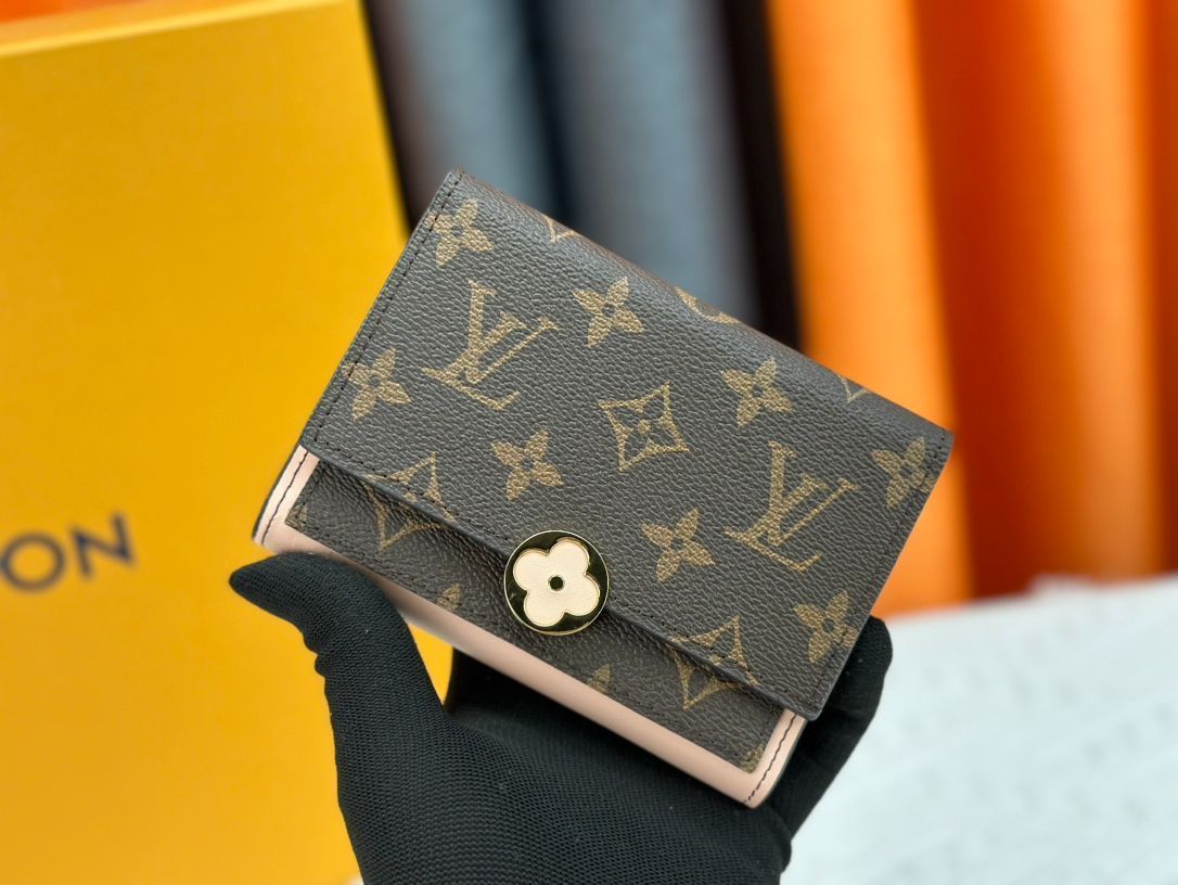 【本日限定特価】Louis Vuitton ショートウォレット 13.5×10×3cm モノグラムキャンバス ※こちらの商品は海外製の並行輸入品です。 [本日特価|新品未使用品]