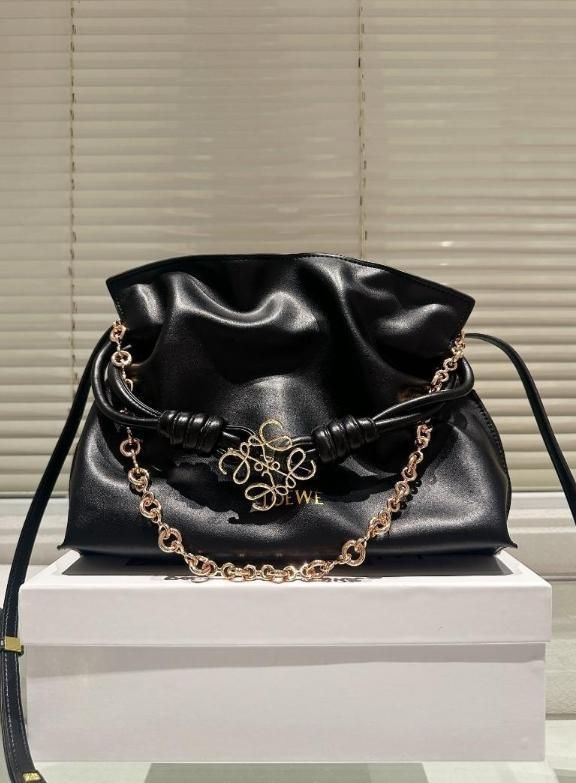 美品ロエベ ブラック ショルダーバッグ
