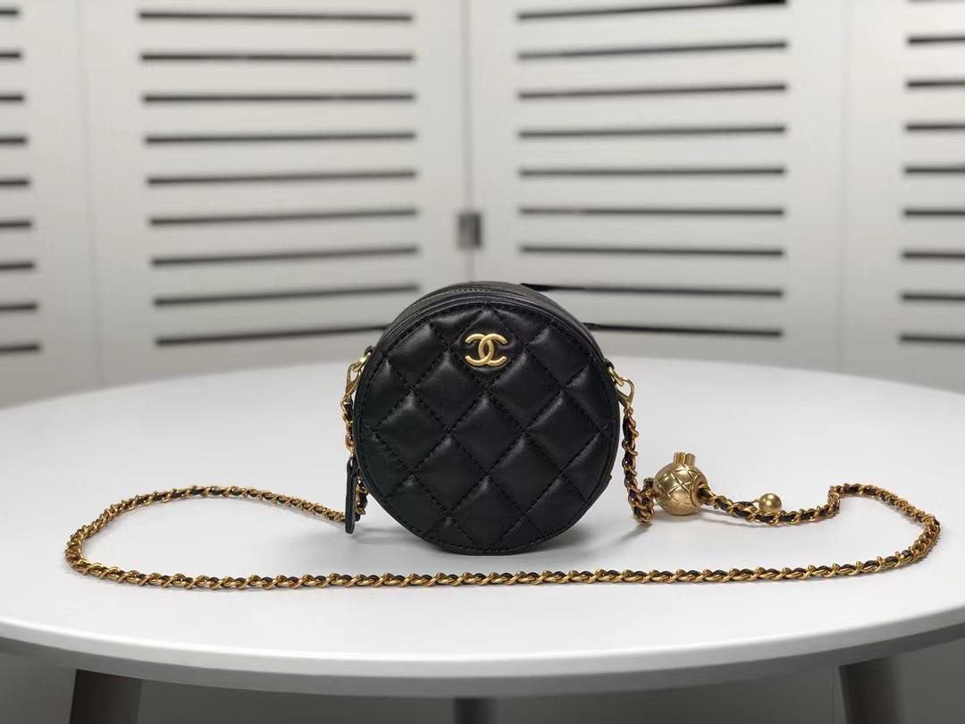 CHANEL チェーンショルダー　バッグ　マトラッセ　丸型　チェーンバッグ