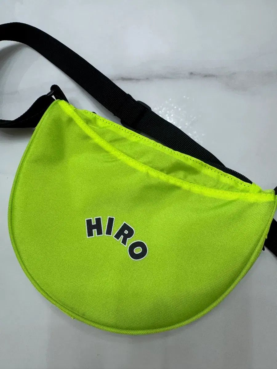 ヒロ バンダル ネオン クロスバック バッグ (新品) glgk