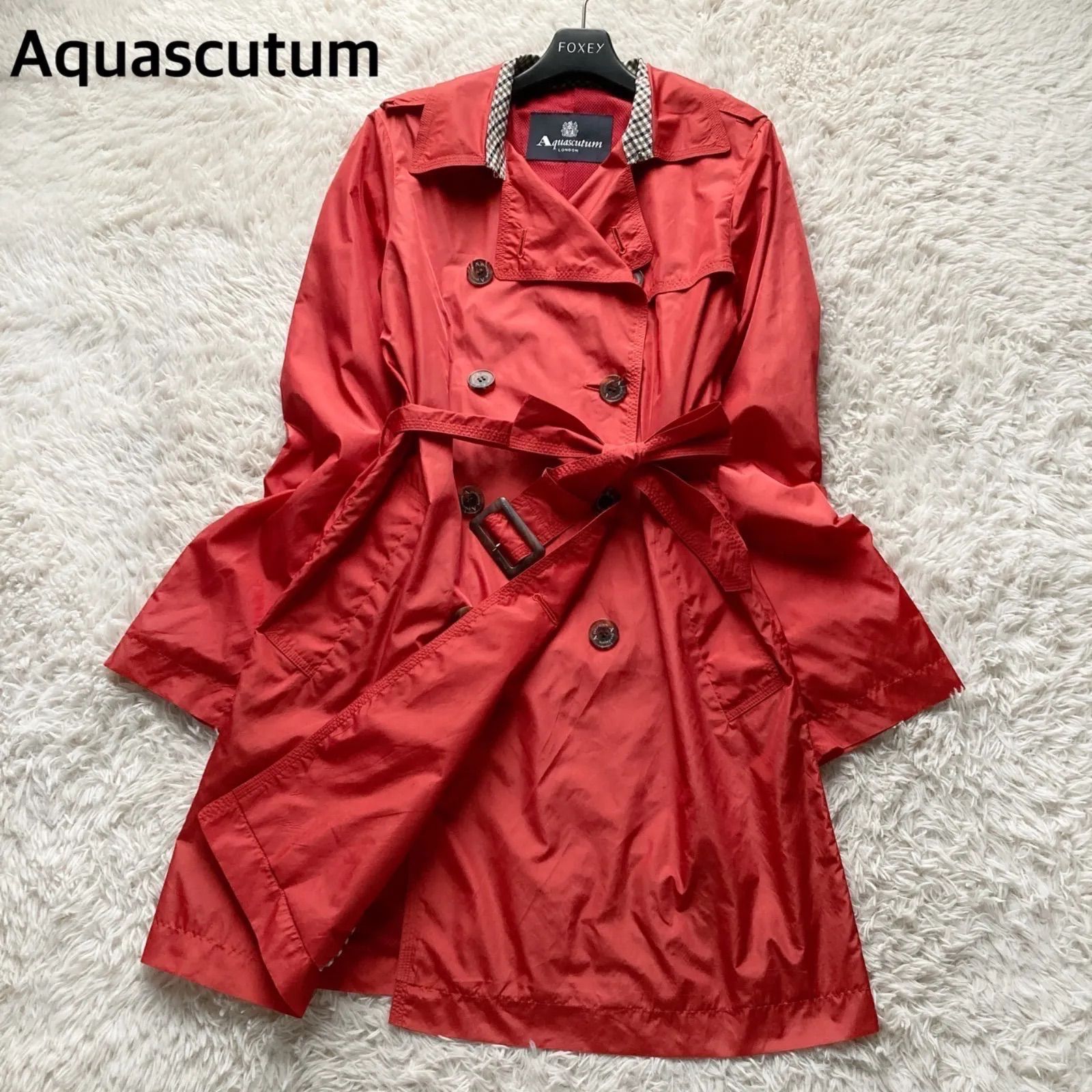 アクアスキュータム Aquascutum ナイロン トレンチコート スプリングコート レインコート ロング フレア Aライン 赤 朱色 レッド系 サイズ8 Mサイズ 春 秋 通勤 通学 お出かけ 旅行 軽量 クラブチェック チェック 上品 高級 良品