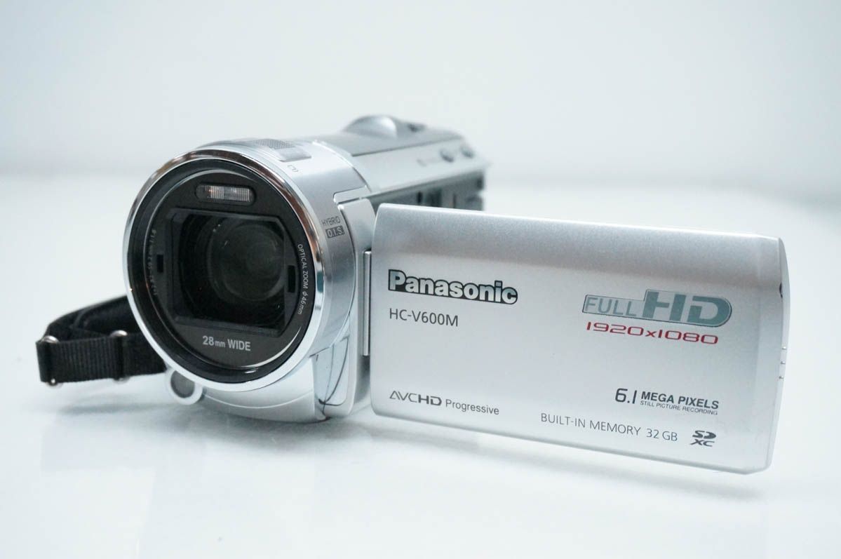 【中古】Panasonicパナソニック デジタルハイビジョンビデオカメラ HC-V600M メモリータイプ