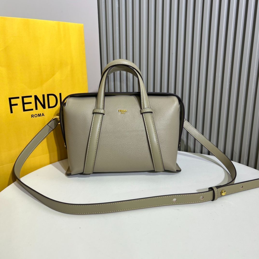 FENDIショルダーバッグ、リュックサック、手首バッグ、ポーチ、ダブルハンドルと調節可能な取り外し可能なショルダーストラップ