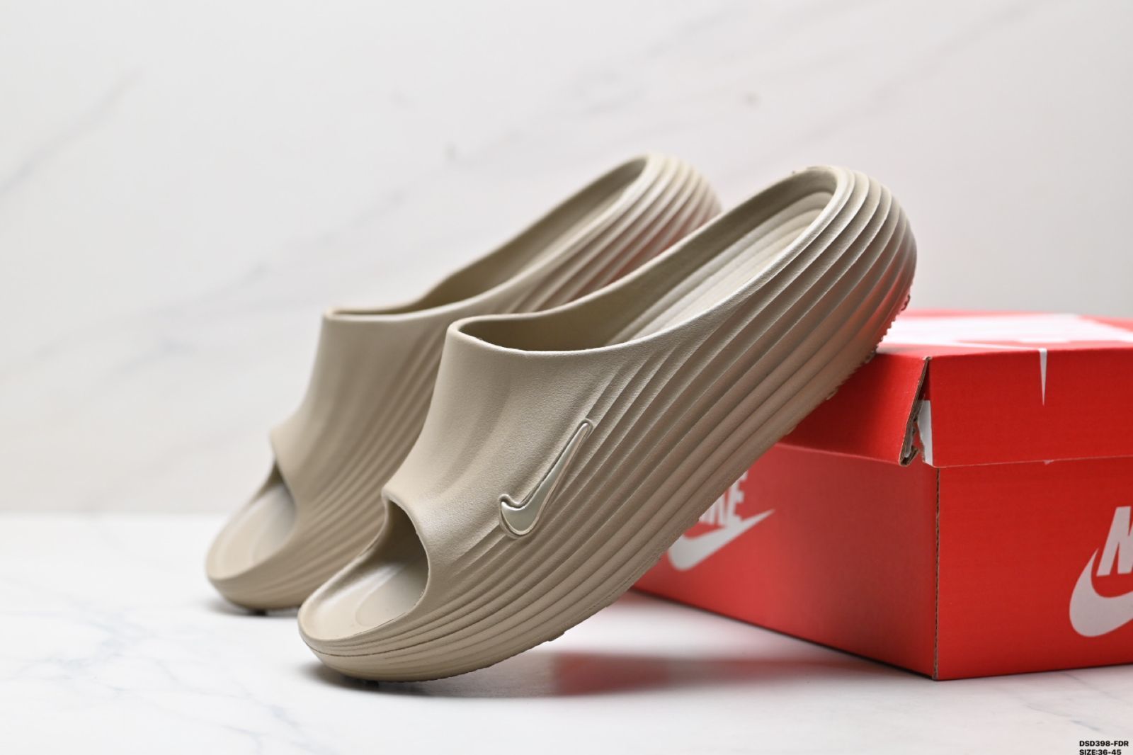 Nike ReactX REJUVEN8 Slide ナイキ シンプル快適 ドームシューズ