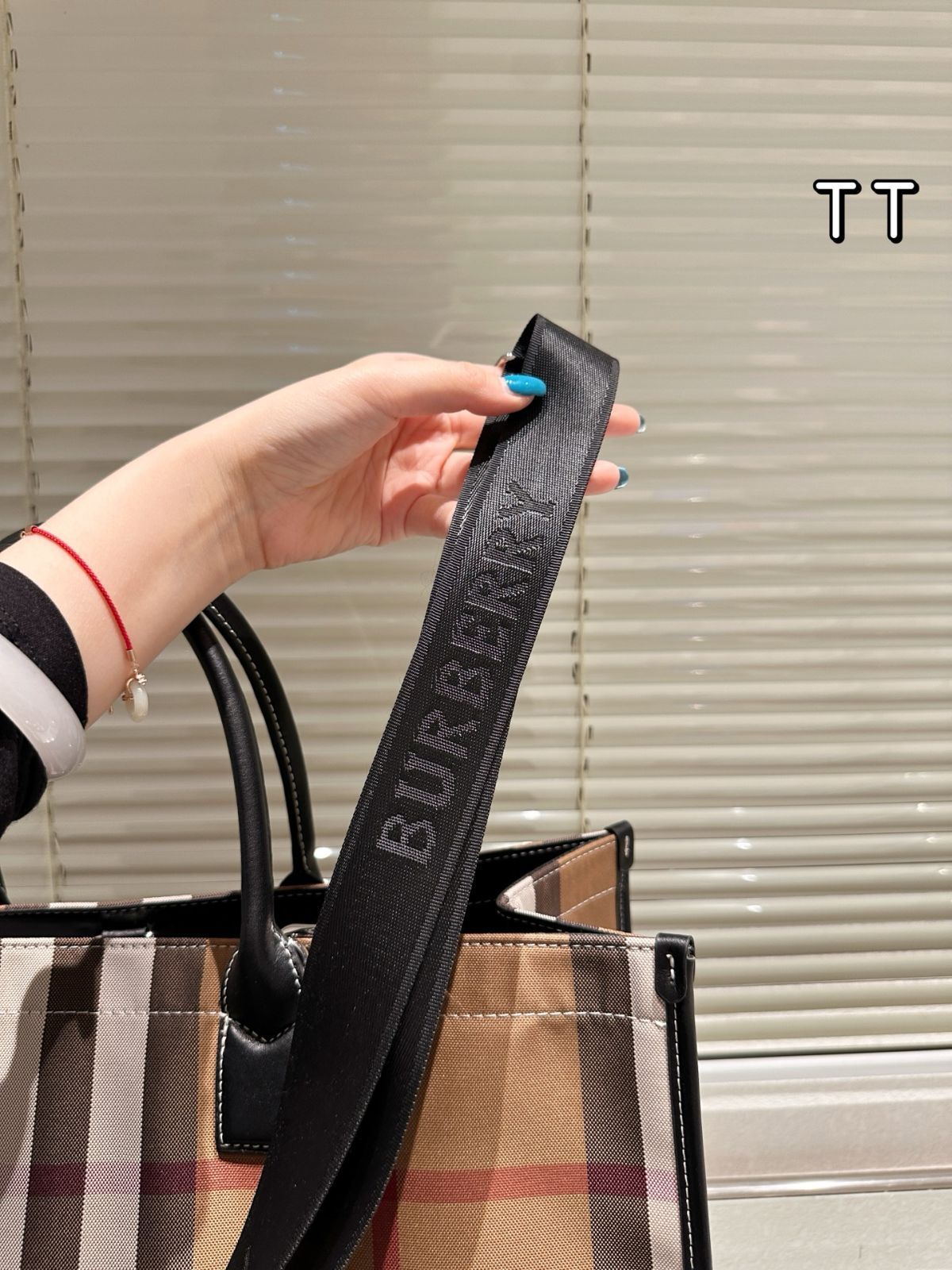 今日特価】Burberry Lola Classic Tote Bag バーバリー ローラ 