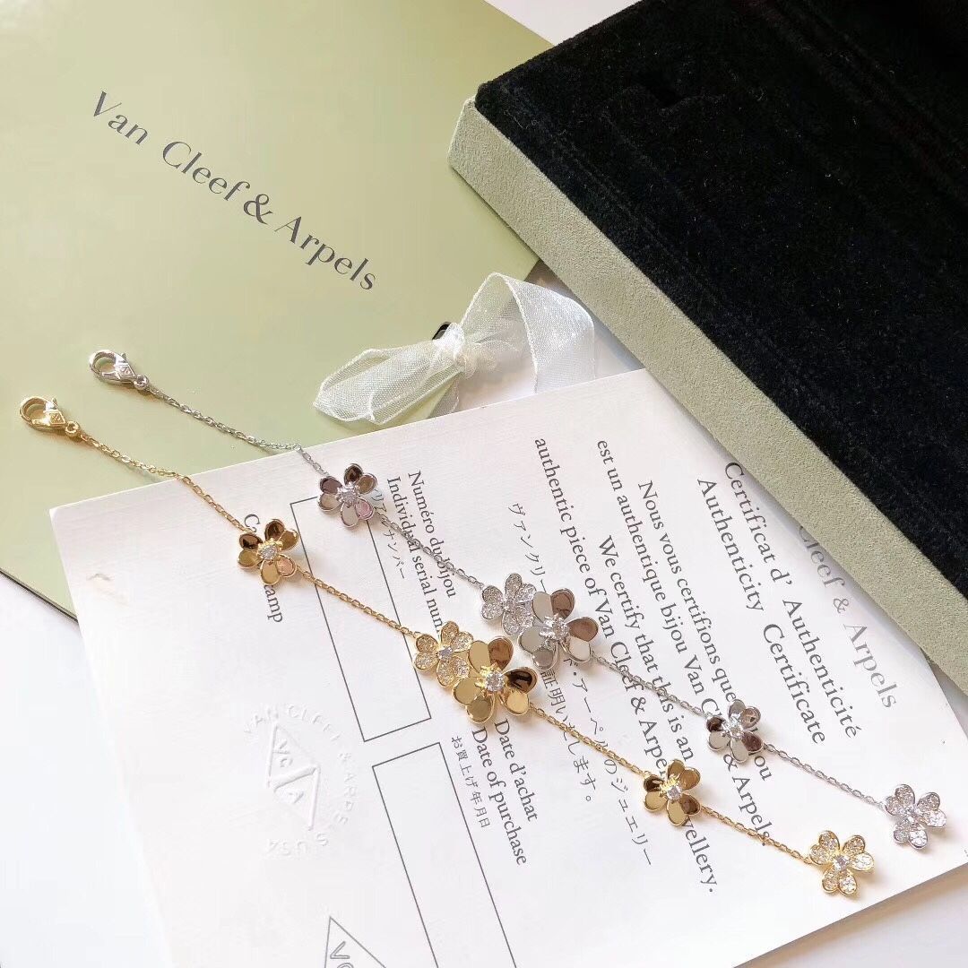 [Van Cleef & Arpels] アルハンブラ フラワー ブレスレット - フルダイヤモンド | ヴァン クリーフ & アーペル レディースジュエリー｜本日限定特価｜新品未使用-MM輸入1