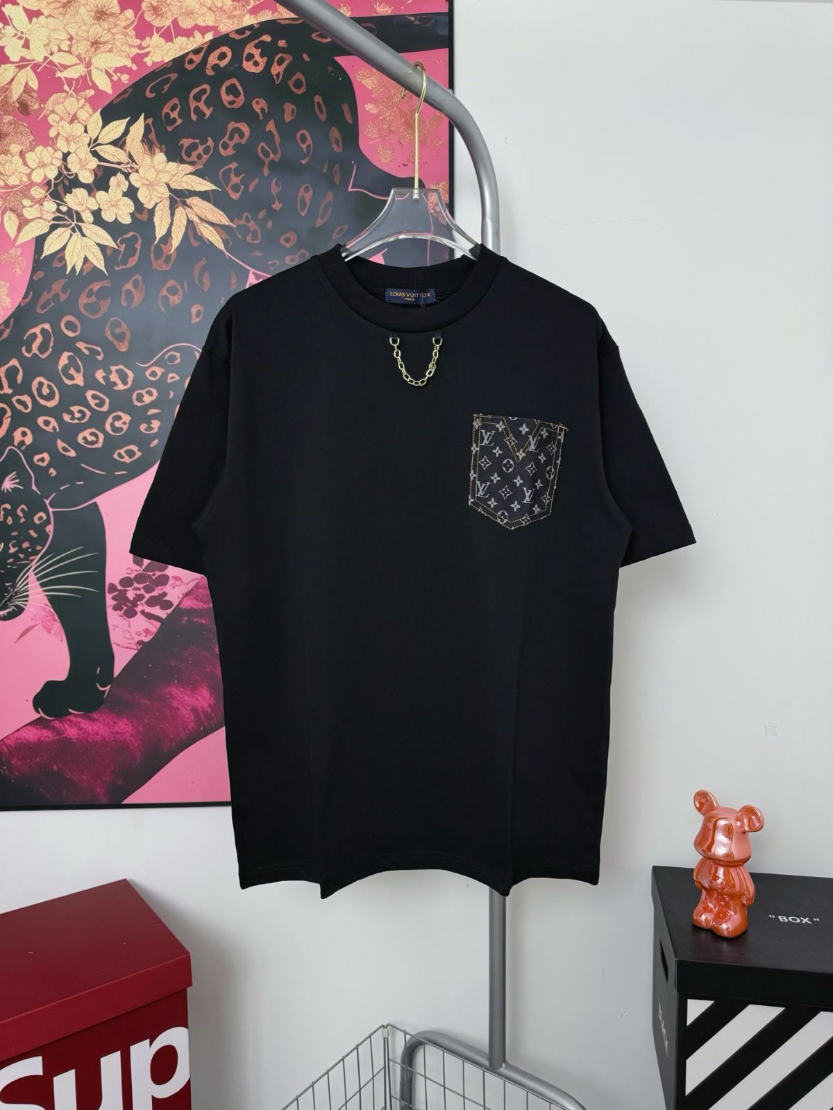 【今日特価】LOUIS VUITTON チェーンポケットパッチ T シャツ