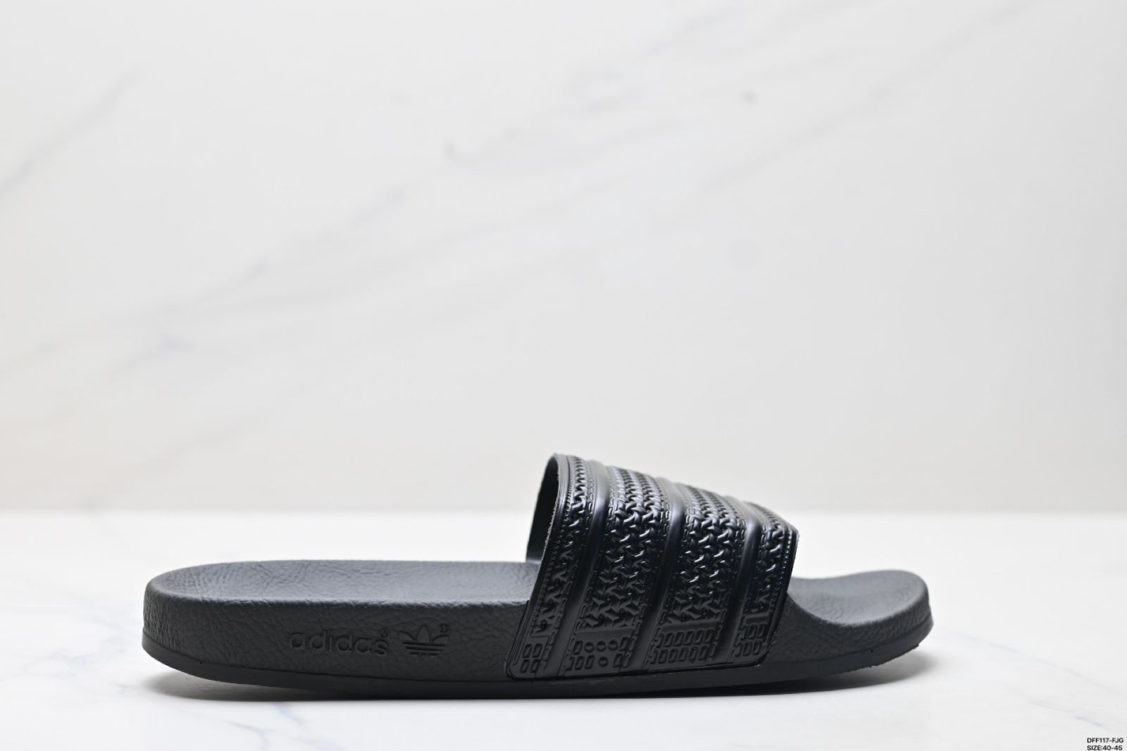 【今日特価】Adidas originals Adilette アディダス 運動用快適ゴム底スリッパ！