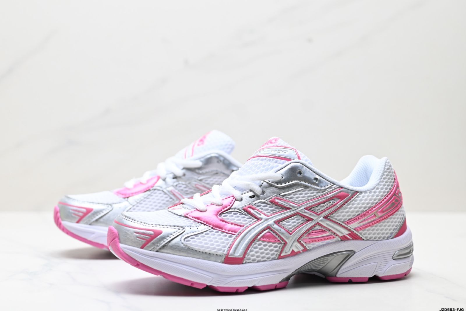 【今日特価】ASICS アシックス ゲル - 1130 男女兼用の新製品ランニングシューズ レトロなデザインで クッション性と通気性に優れたスポーツ カジュアルシューズ！
