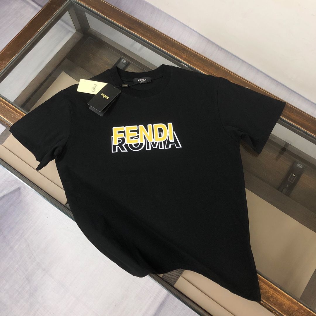 【本日限定特価】FENDI クルーネックTシャツ - 高品質コットンで快適な着心地 [本日特価|新品未使用品]