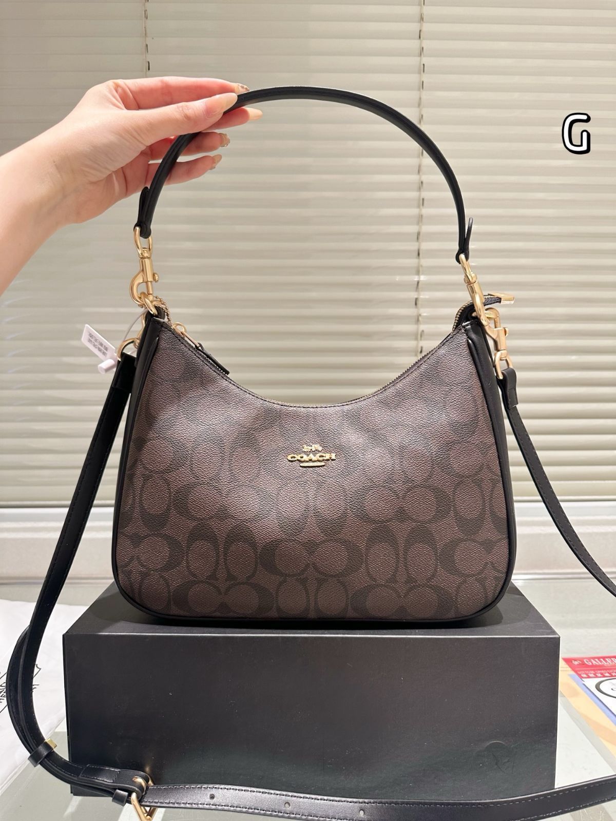 【今日特価】COACH アームマージャンバッグ サイズ 29×16cm レトロカラー