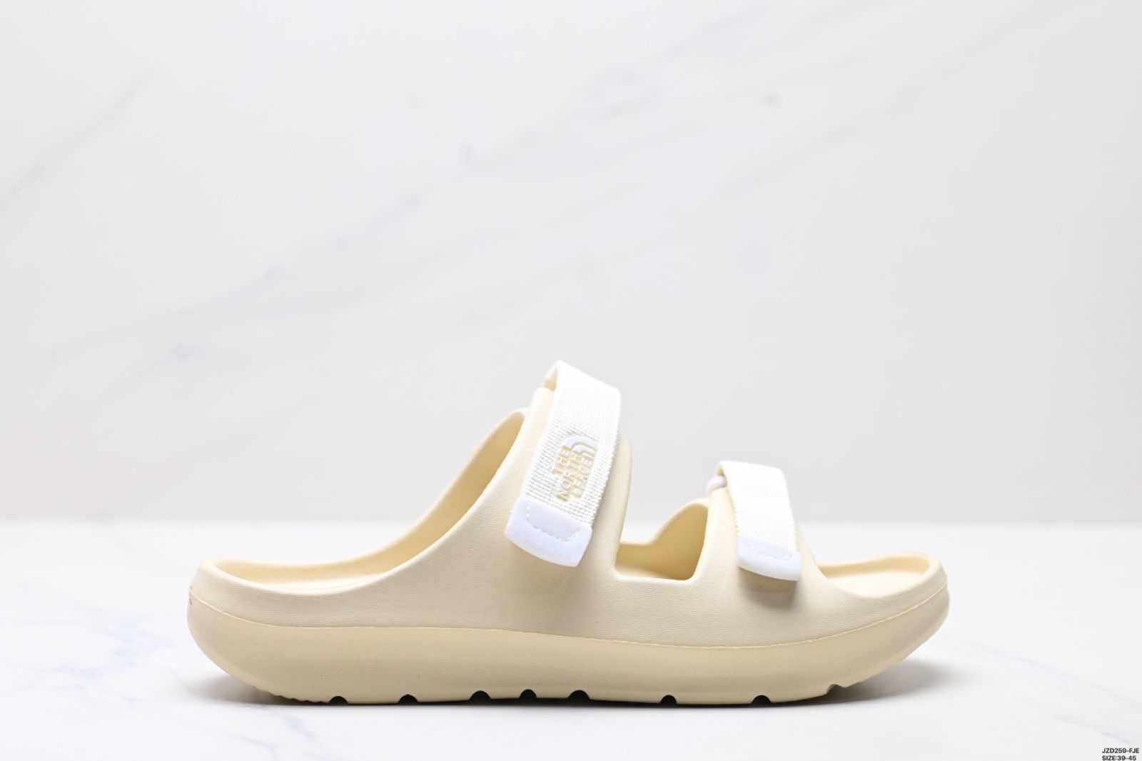 DIOR（ディオール） 「ディオール B35 丸頭 レースアップ ロートップ ライフスタイル カジュアルシューズ」