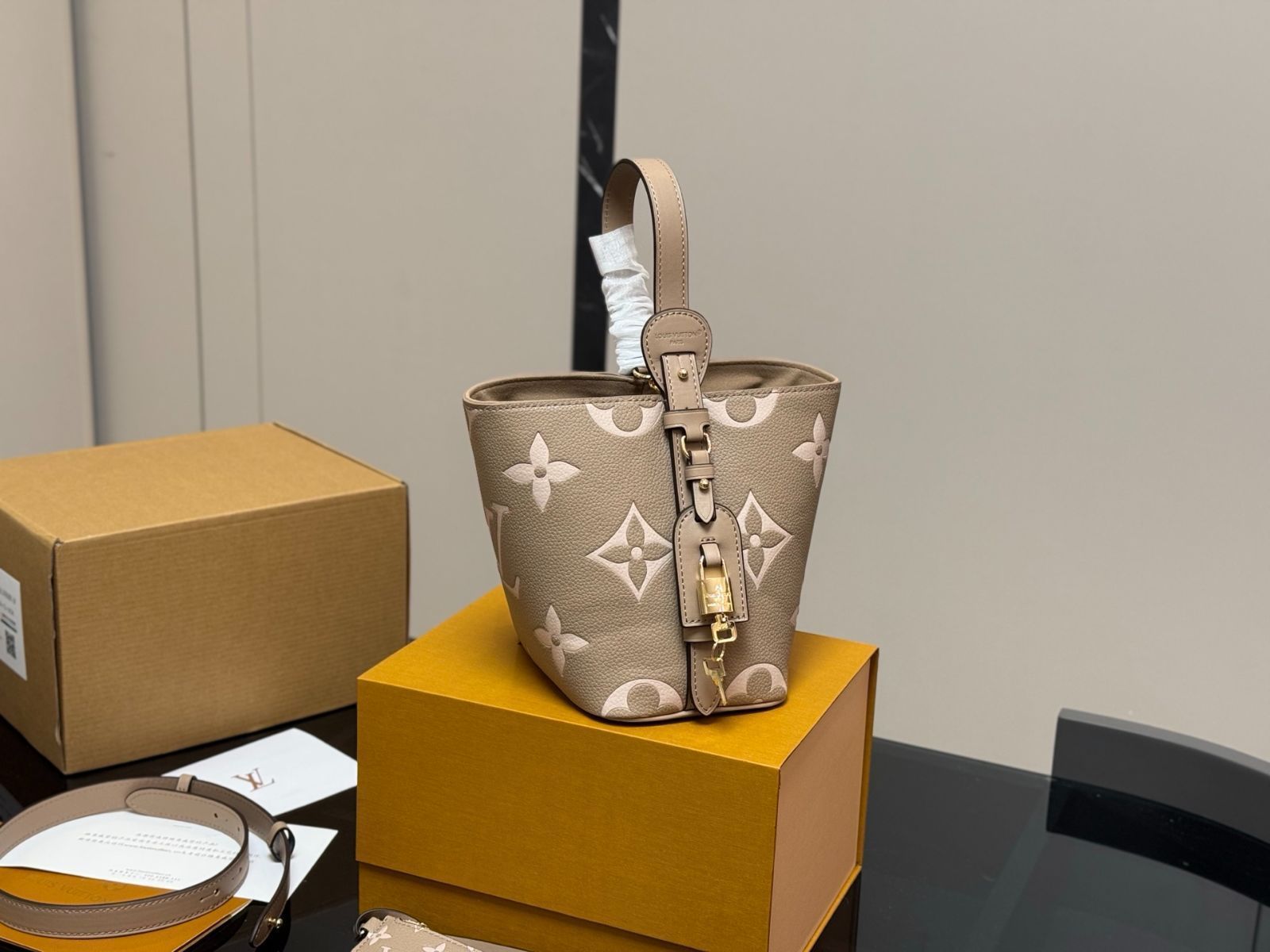 【今日特価】LV ヴィンテージ バケットバッグ（18×17cm）