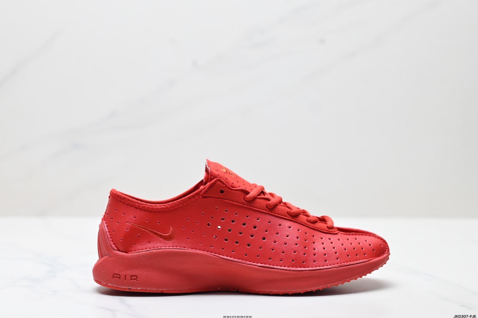 Nike Air Superfly（ナイキ エア スーパーフライ）2025 年ニューモデル クッション付き レトロシルバー ランニングシューズ（レディース）
