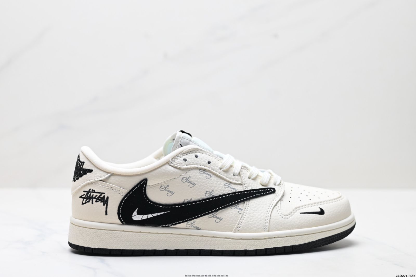 トラヴィス・スコット（Travis Scott）× エア・ジョーダン 1（Air Jordan 1）TS ライトニング コラボレーション リバース スゥーシュ ロートップ カルチャー バスケットボール シューズ。