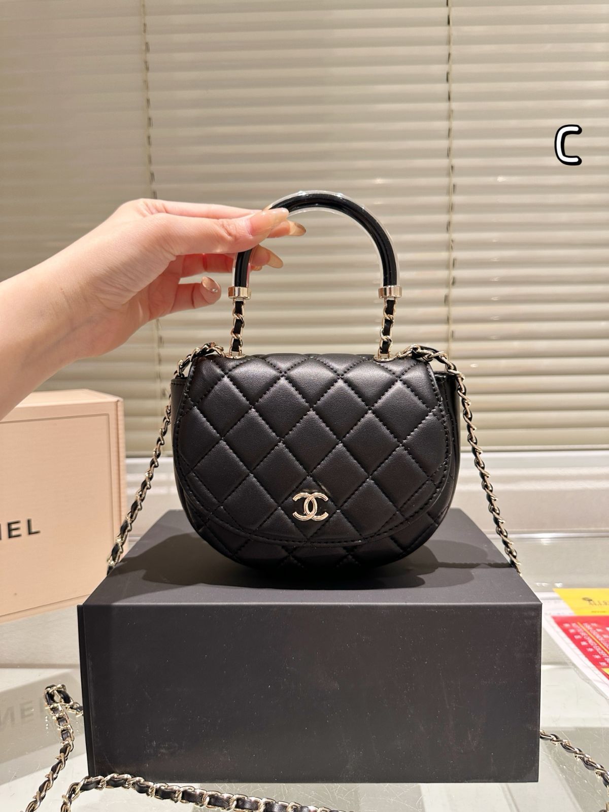 【今日特価】CHANEL 25c Early Spring Black Gold Chain Handle Bag シャネル 25c 早春 ブラックゴールド チェーンハンドル バッグ