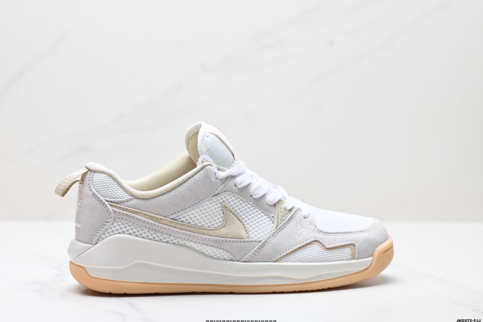 Nike Air Jordanナイキ エア ジョーダン CMFT エラ ナイキの快?でシンプルでユニバーサルな磨耗に強いロートップのレジャーシューズ