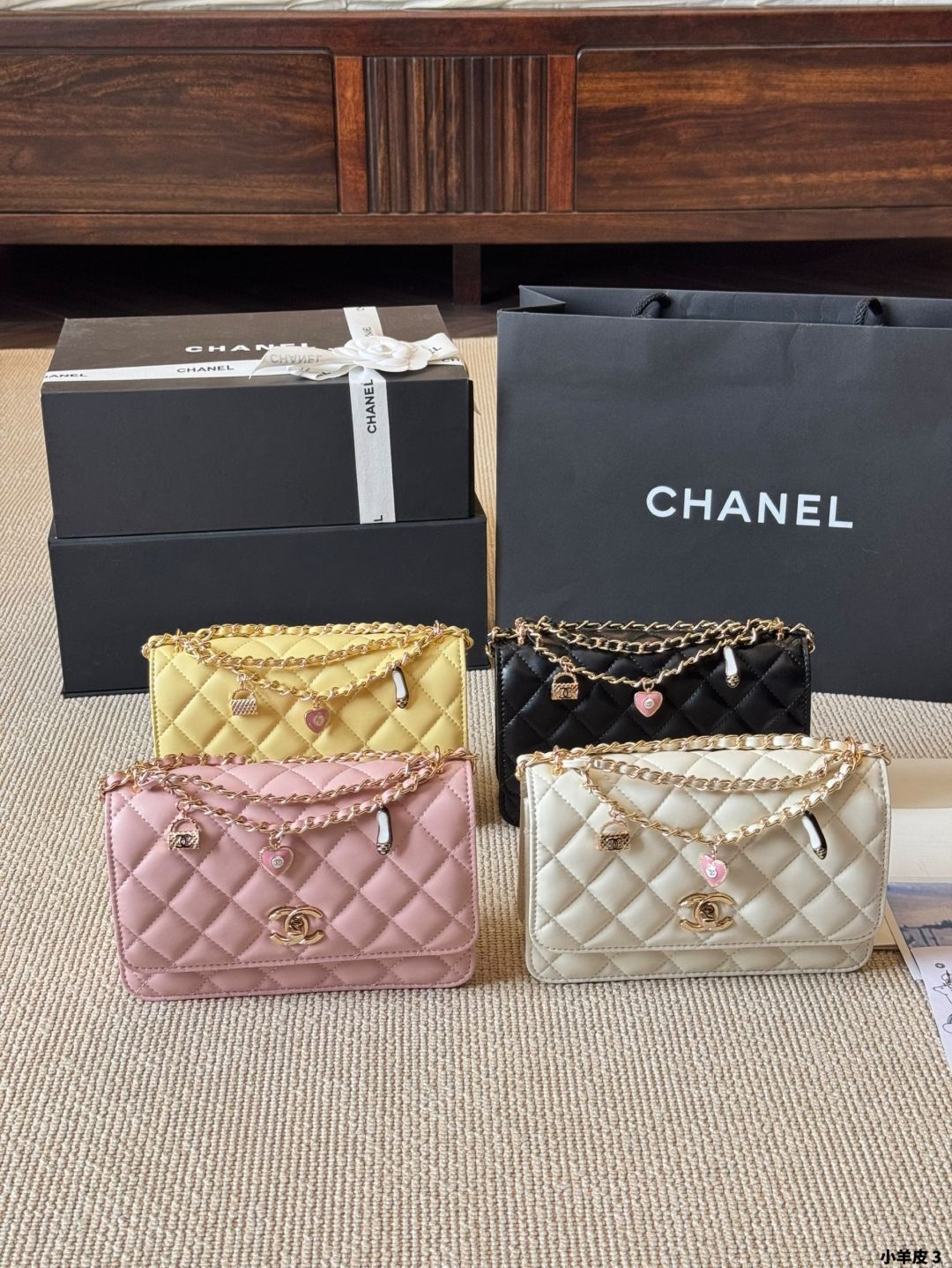【今日特価】CHANEL 25P ハートペンダント付き WOC チェーンバッグ 送料無料！在庫限定のお得な価格です