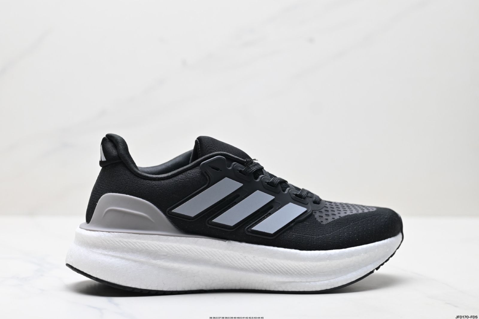 Adidasアディダス メンズ ウルトララン 5 ランニングシューズ
