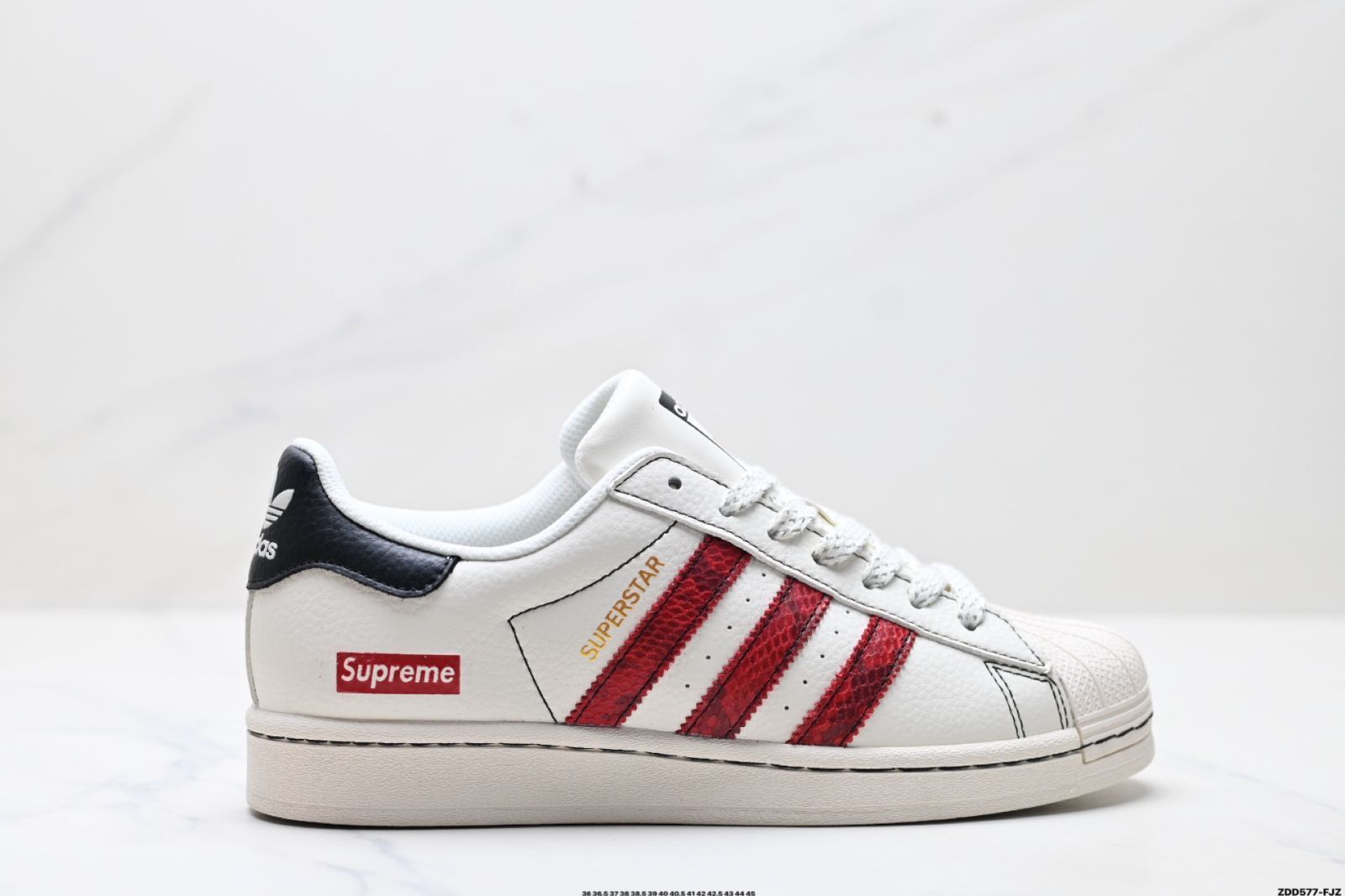 Adidas アディダス Originals オリジナルス Superstar スーパースター クローバー ロートップ クラシック ユニバーサル カジュアル スポーツ スケートボード シューズ。