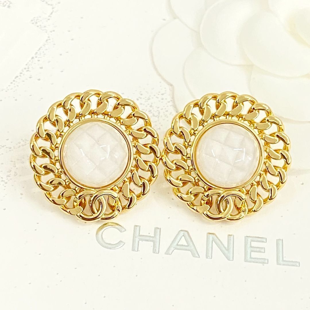 【今日特価】CHANEL シャネル 24 年 丸形ヴィンテージ メタル イヤリング?