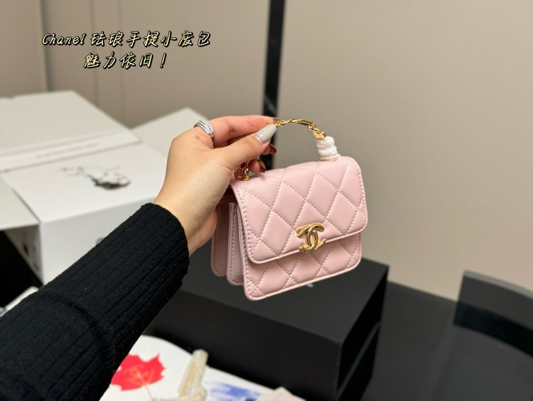 【本日限定特価】シャネル エナメルハンドル ミニバッグ/コインケース/リップケース 13×10cm シルバーチェーン 専用折りたたみボックス付き[本日特価|新品未使用品]