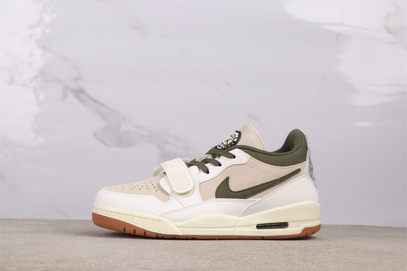 【今日特価】Air Jordan エアジョーダン Legacy 312 Low エアジョーダン 1 Low IB8856-121