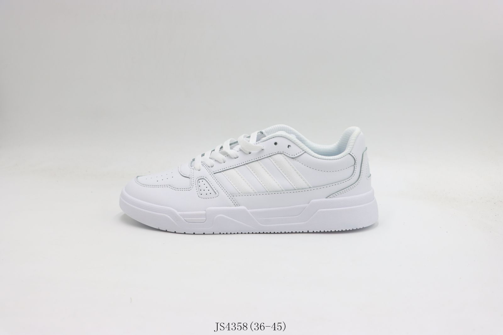 【今日特価】Adidas アディダス トリフォーリアム ロートップ スケートシューズ ホワイト JS4358