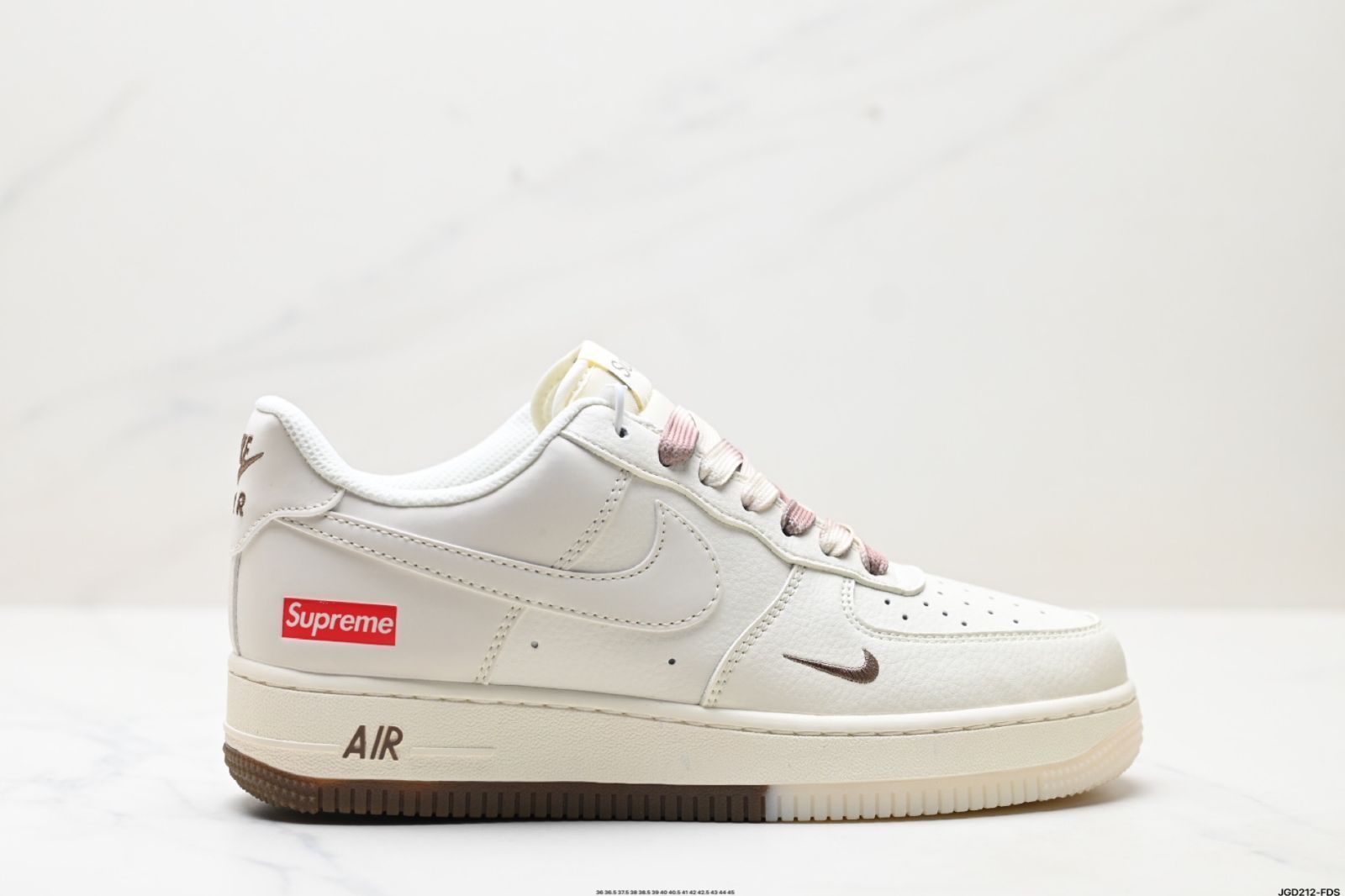 NIKE AIR FORCE 1 ‘07 LV8 / ナイキ エア フォース 1 ‘07 LV8