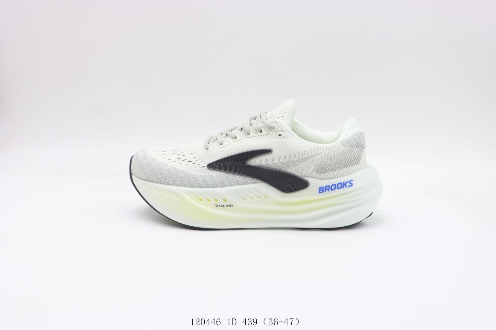 【今日特価】ブルックス（Brooks）のスニーカー、ホワイトブラック、20446 1D 439