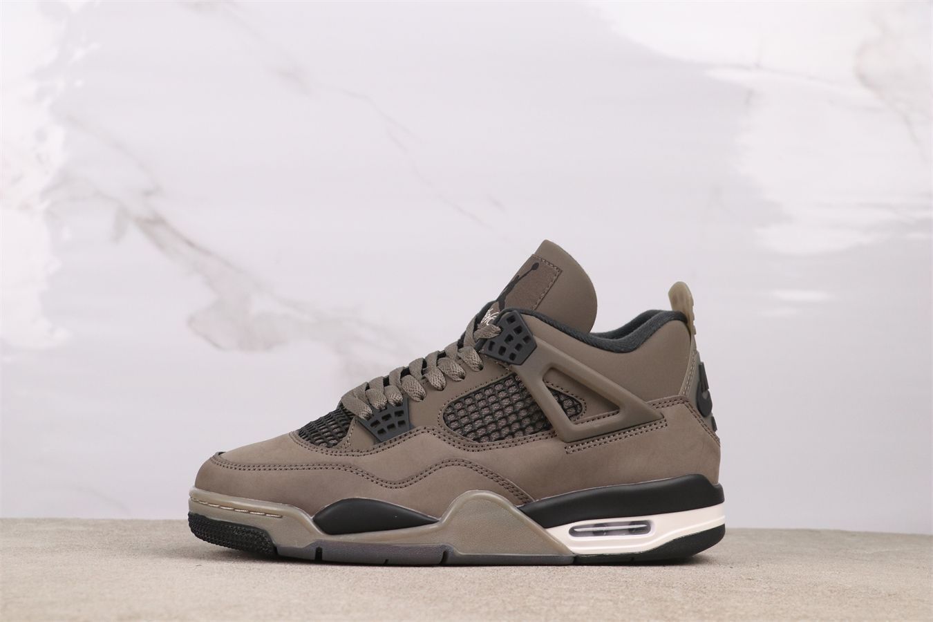 【今日特価】Air Jordan（エア ジョーダン） AJ4 FV5029 - 200 Mocha