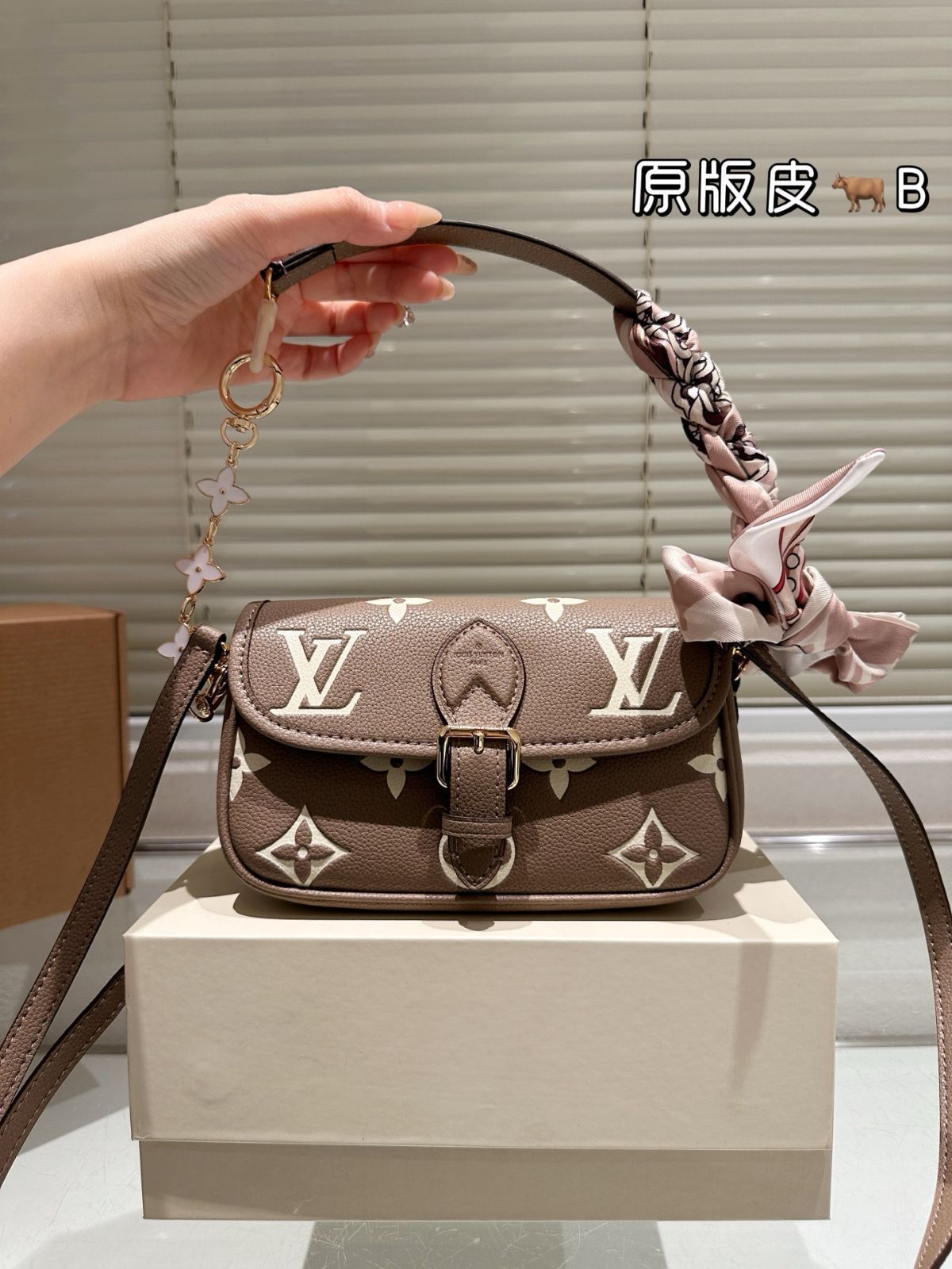 【今日特価】Louis Vuitton Nano Diane Leather Armpit Baguette Bag ルイ・ヴィトン ナノ ディアーヌ 牛皮アンダーアーム バゲットバッグ