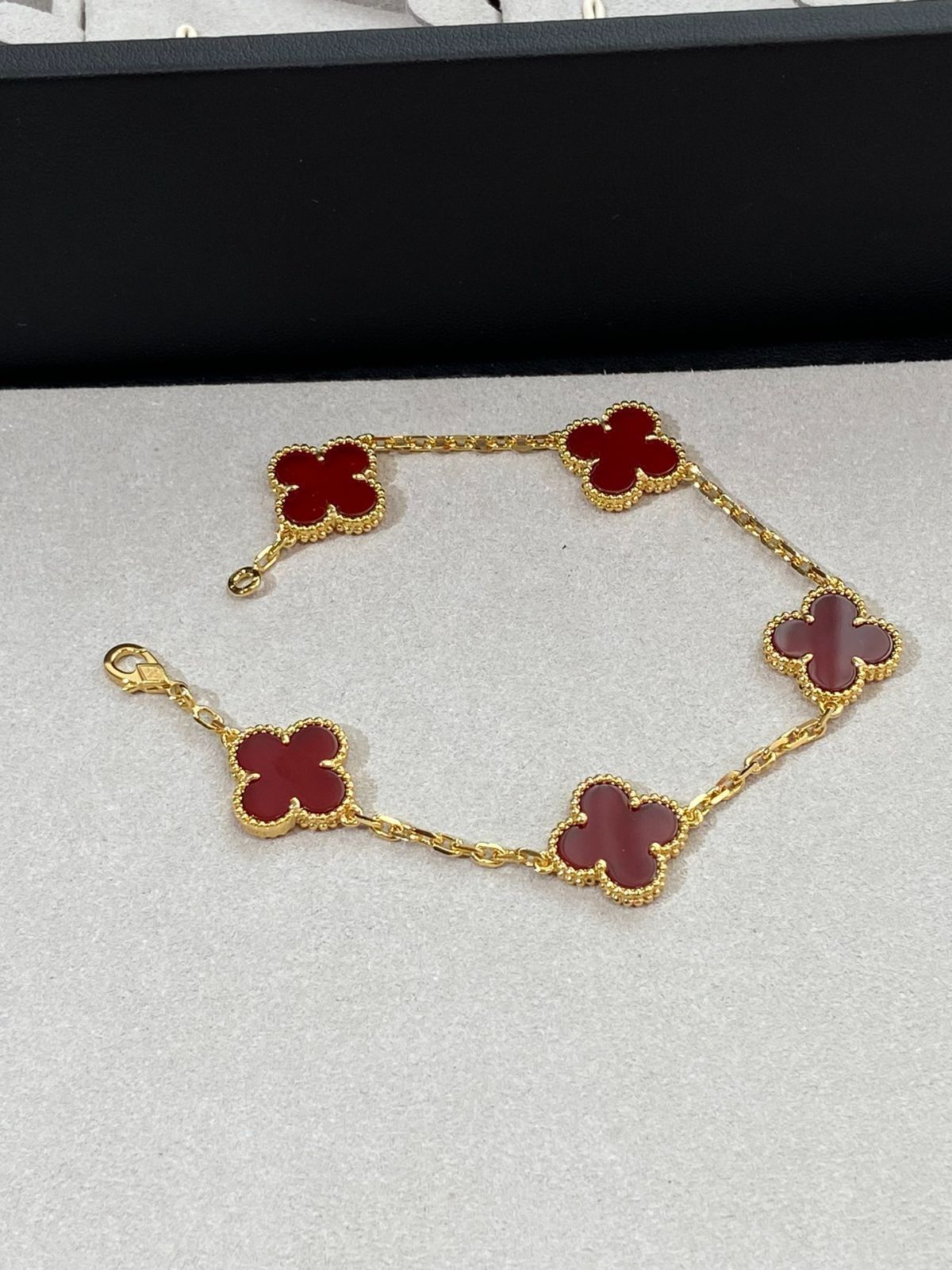 [Van Cleef & Arpels] ヴァンクリーフ＆アーペル 四つ葉のクローバー カーネリアン ファイブフラワー ブレスレット｜本日限定特価｜新品未使用