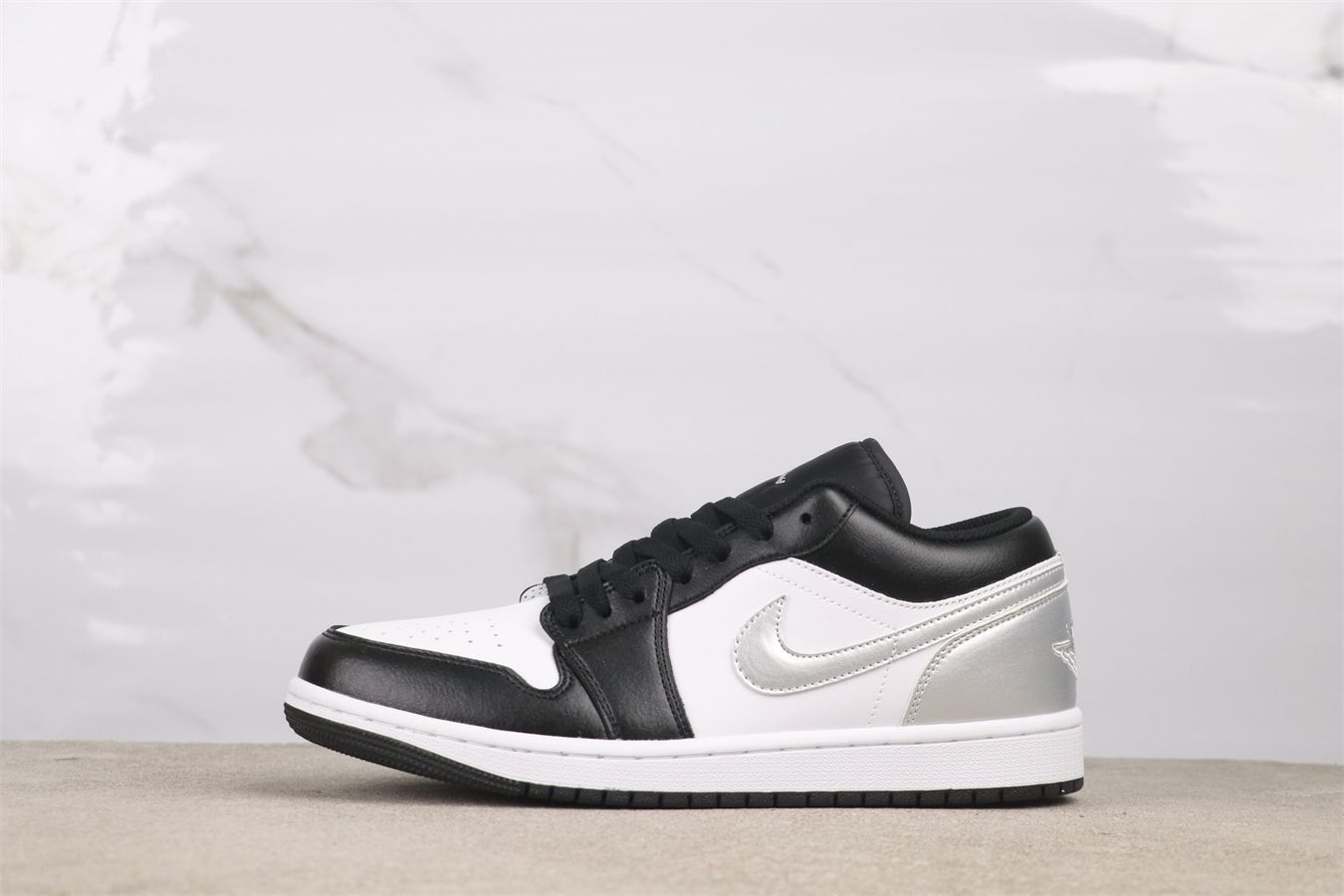 Air Jordan 1 Low 553558-131