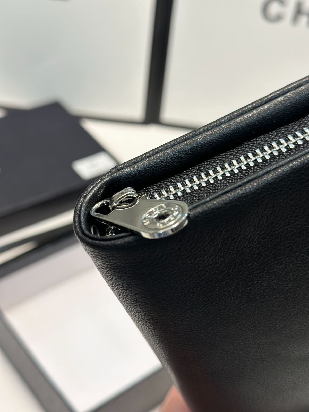 【本日限定特価】モンブラン メンズ レザー ハンドバッグ 21×10cm 高品質レザー 専用ボックス付き[本日特価|新品未使用品]