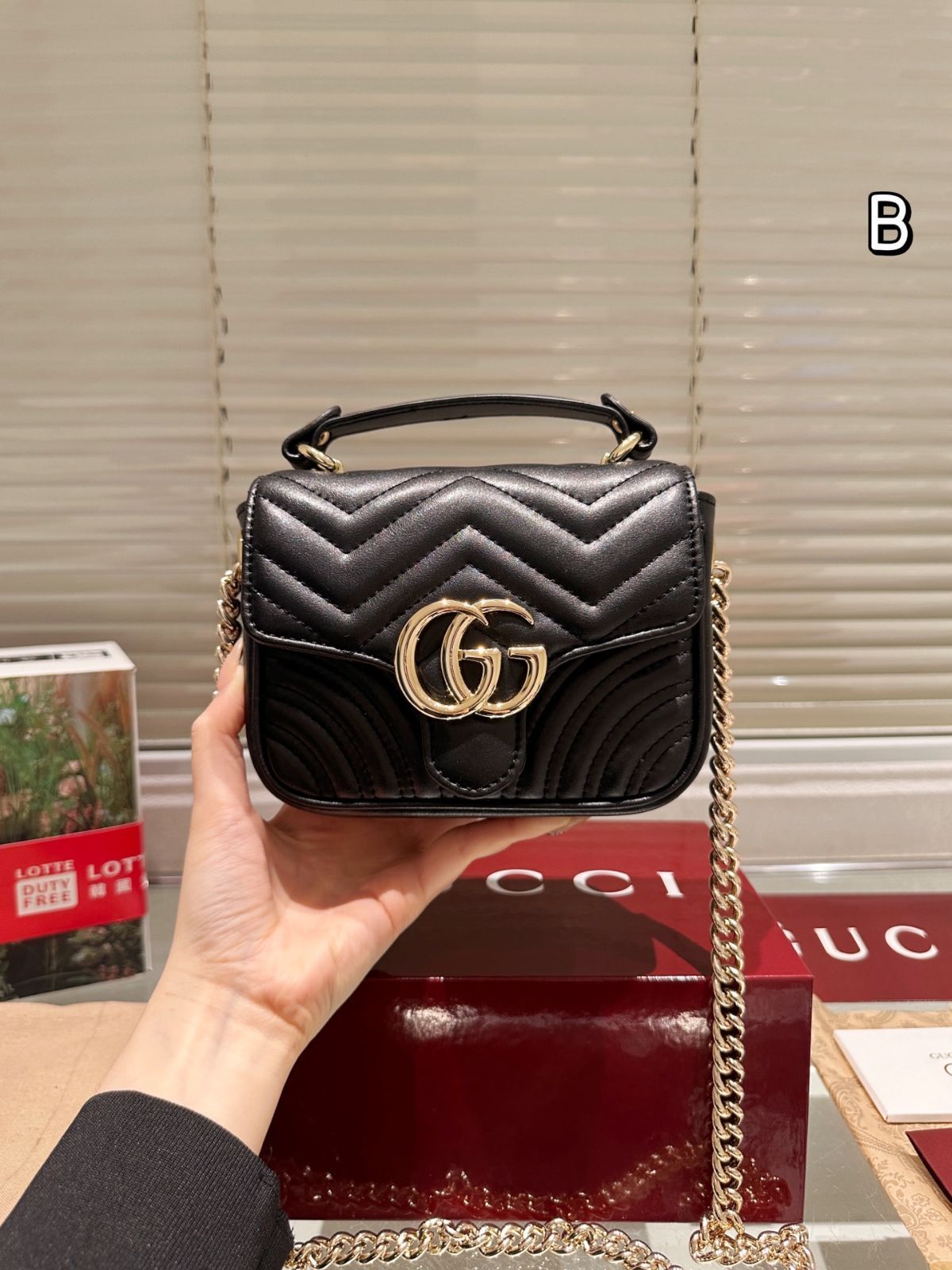 Gucci 牛革バージョン 小鏡付き ハンドバッグ・斜め掛けバッグ・ショルダーバッグ