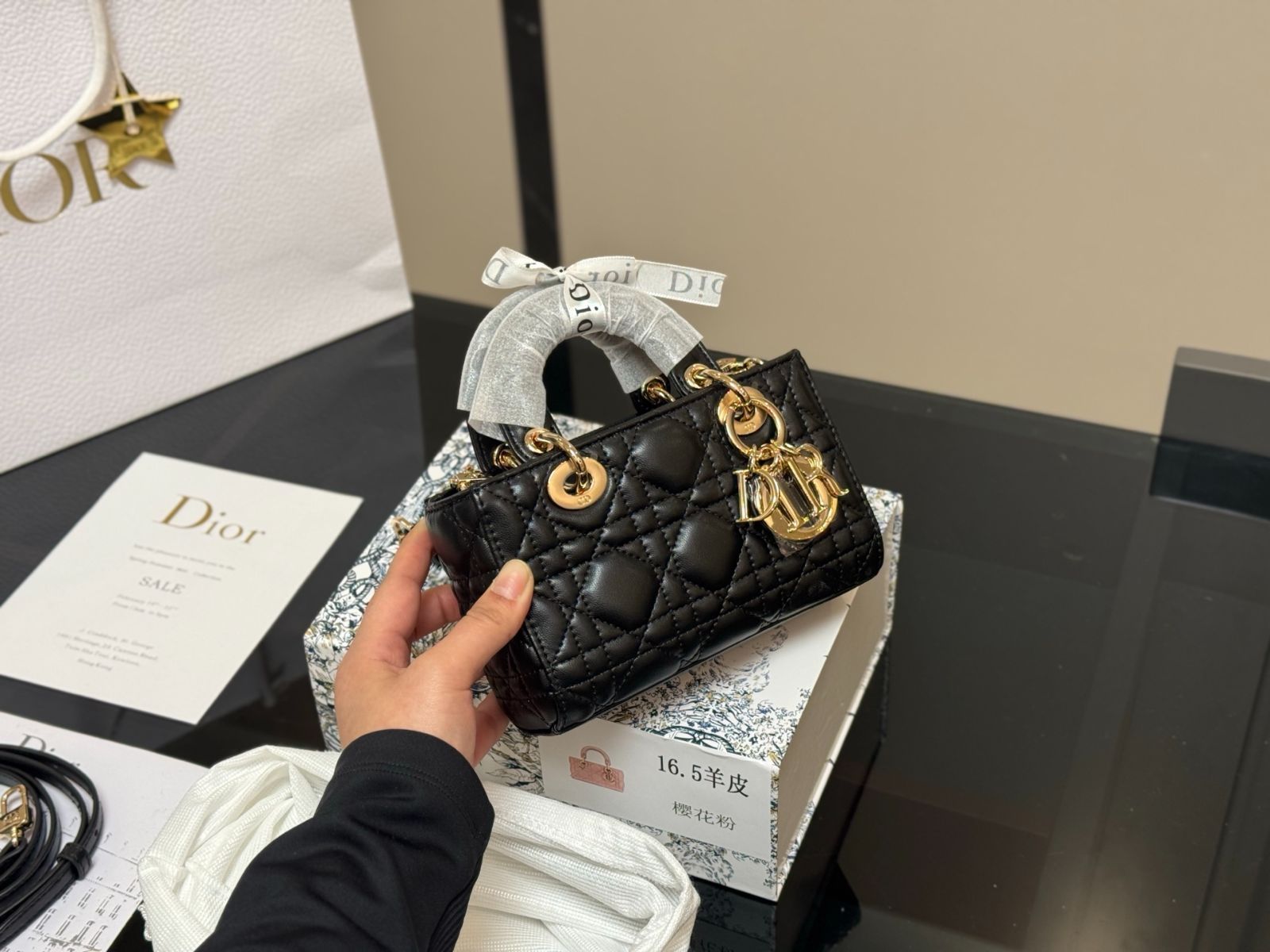 Dior（ディオール）Lady 羊革紋 横型デイオールバッグ